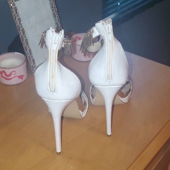 White and gold tasle heels!! - Picture 2 of 4